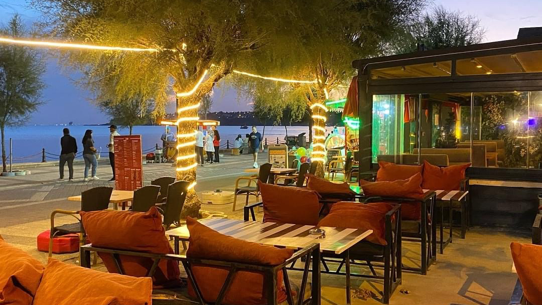 Loja Cafe & Restaurant